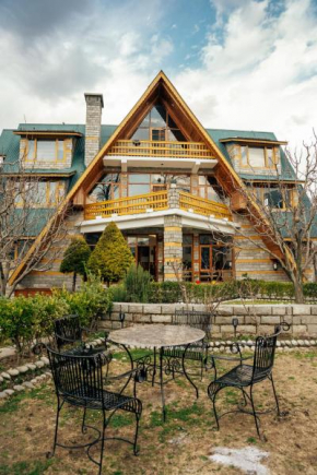 The Orchard House Manali X Elvora Stays